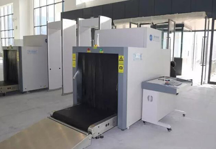 全國、省市政協(xié)委員體驗(yàn)蘭渝鐵路、視察階州廣場