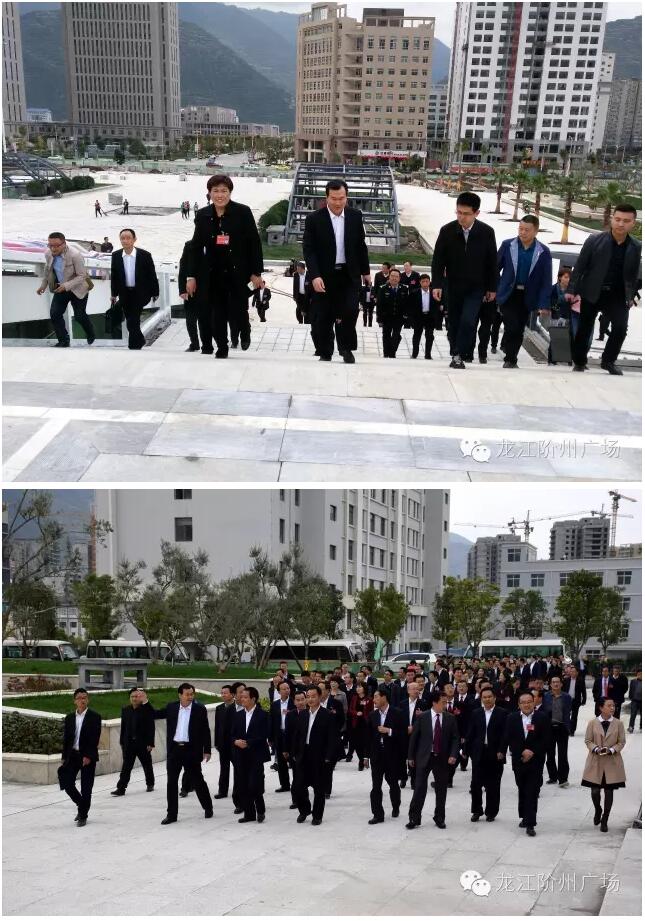 隴南第四次黨代會(huì)代表參觀(guān)隴南站---站前階州廣場(chǎng)