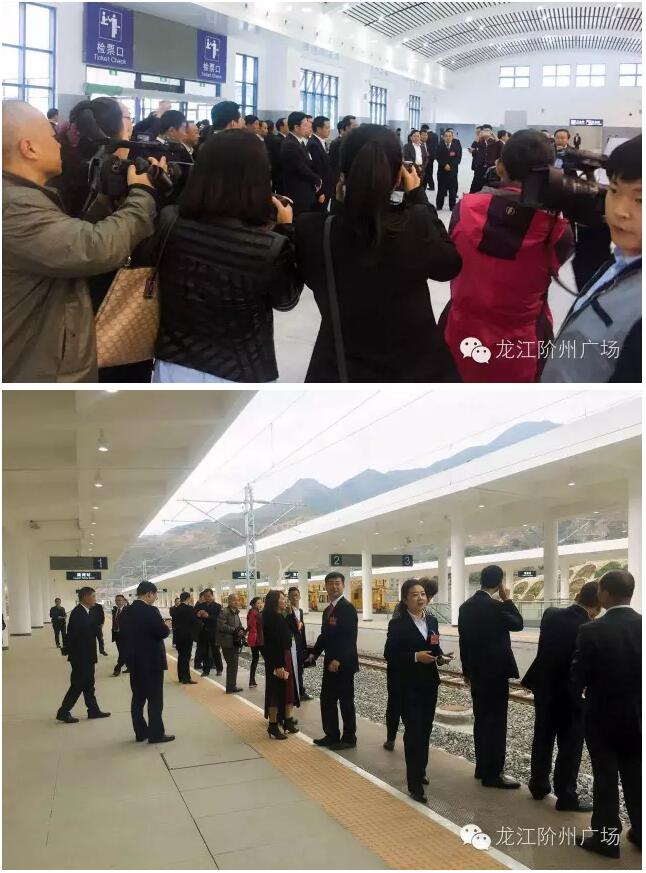 隴南第四次黨代會(huì)代表參觀(guān)隴南站---站前階州廣場(chǎng)