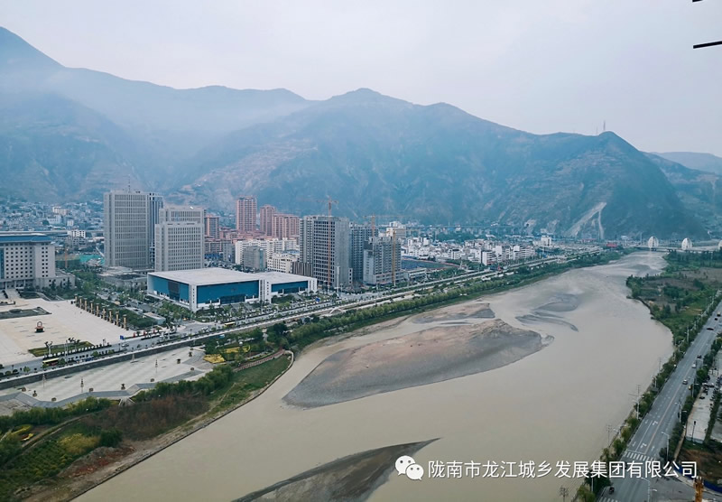 匠心傾注、喜封金頂——龍江?雙子座商住小區(qū)主體順利封頂