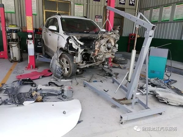 金錘鈑金，銀槍噴漆！龍江汽修值得信賴！