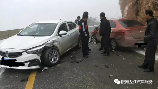 金錘鈑金，銀槍噴漆！龍江汽修值得信賴！